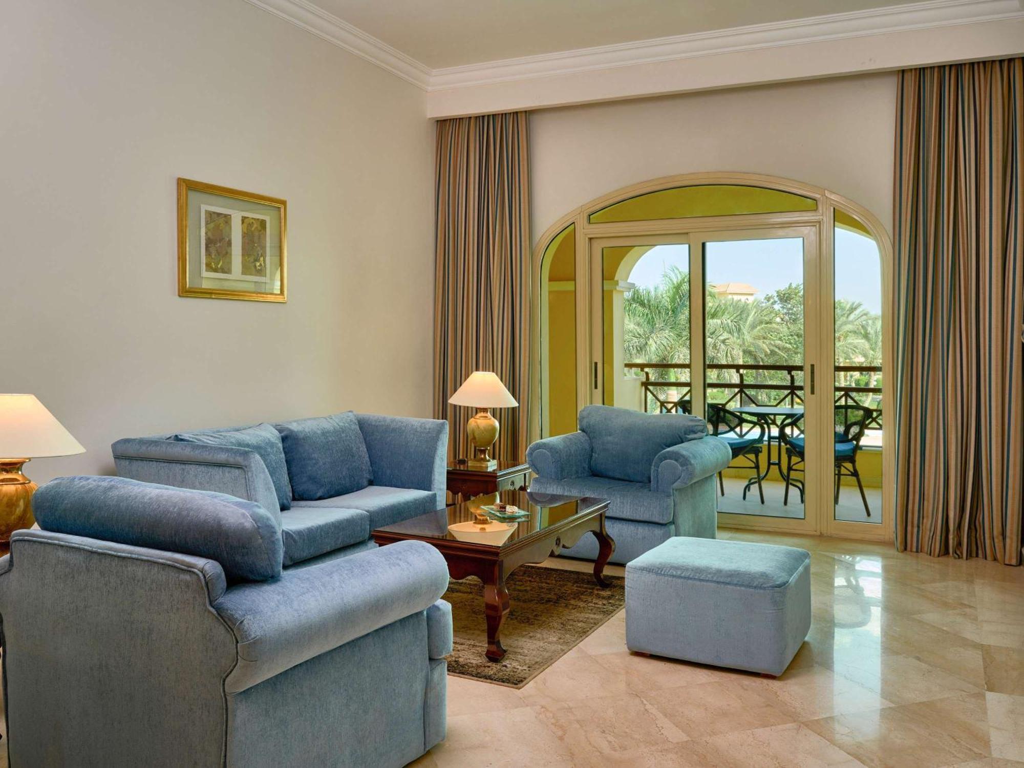 Moevenpick Hotel Cairo - Media City Giza Ngoại thất bức ảnh Living room
