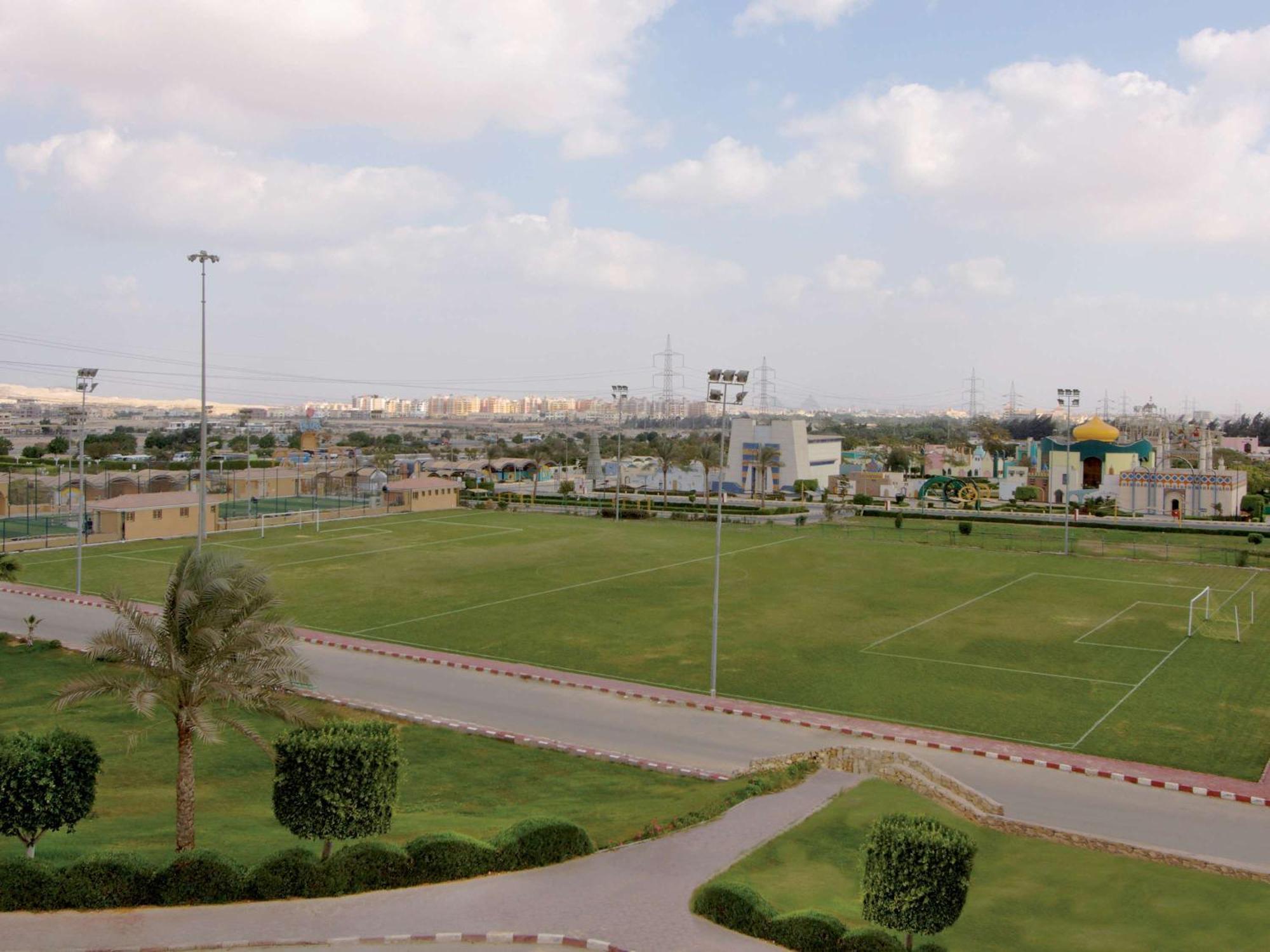 Moevenpick Hotel Cairo - Media City Giza Ngoại thất bức ảnh Al-Ahly Club